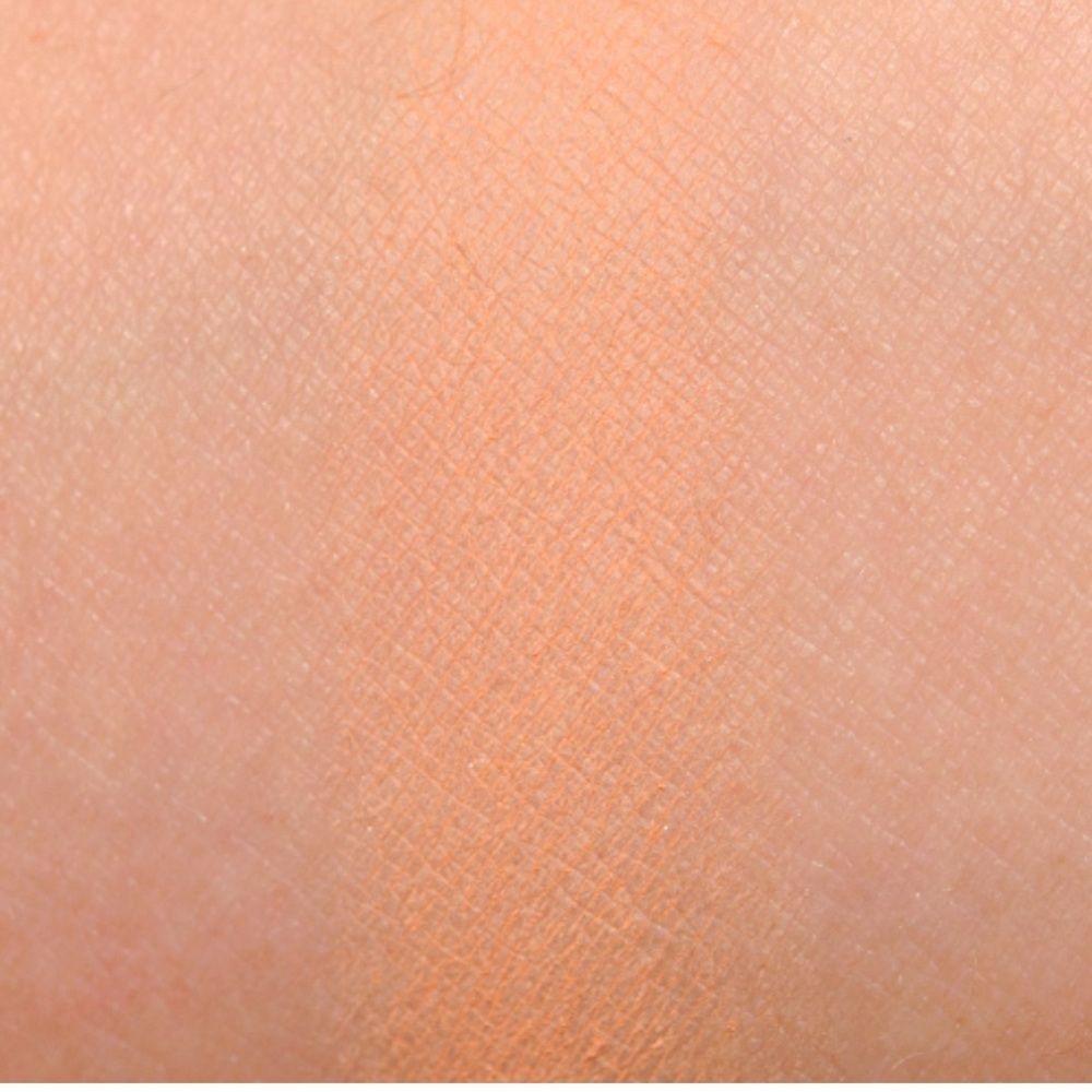 Makeup Geek Peach Smoothie Eyeshadow warm-toned medium-dark peach matte finish - Picture 3 of 6